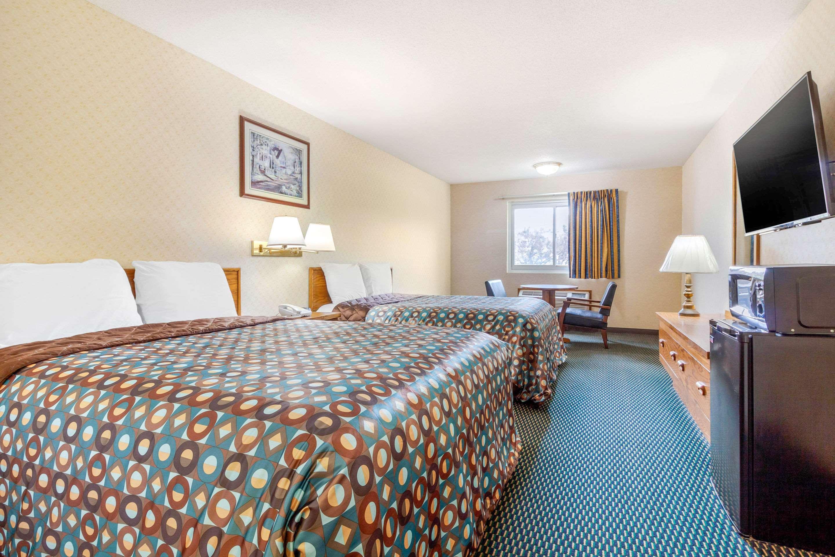 Rodeway Inn Blair Bagian luar foto