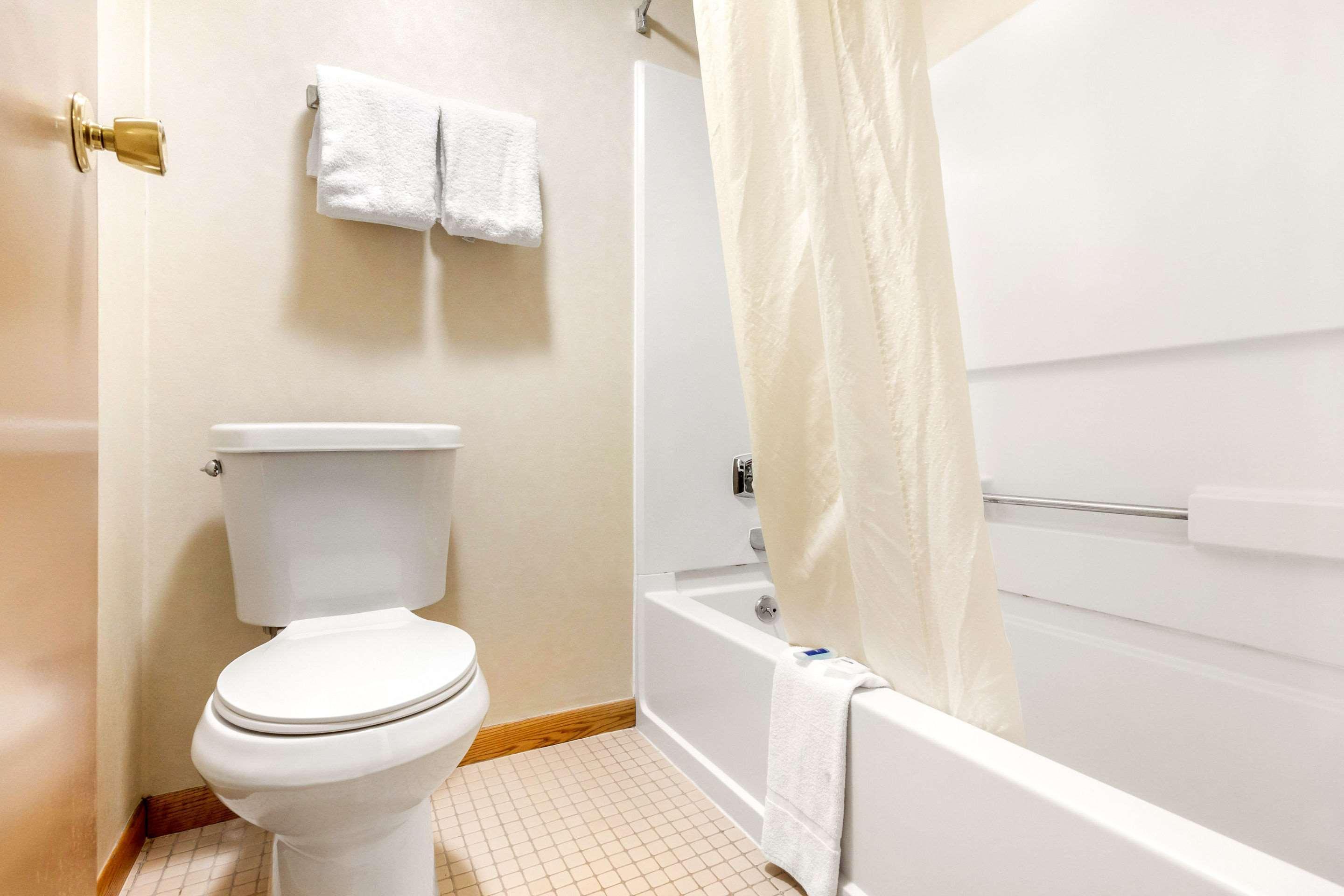 Rodeway Inn Blair Bagian luar foto