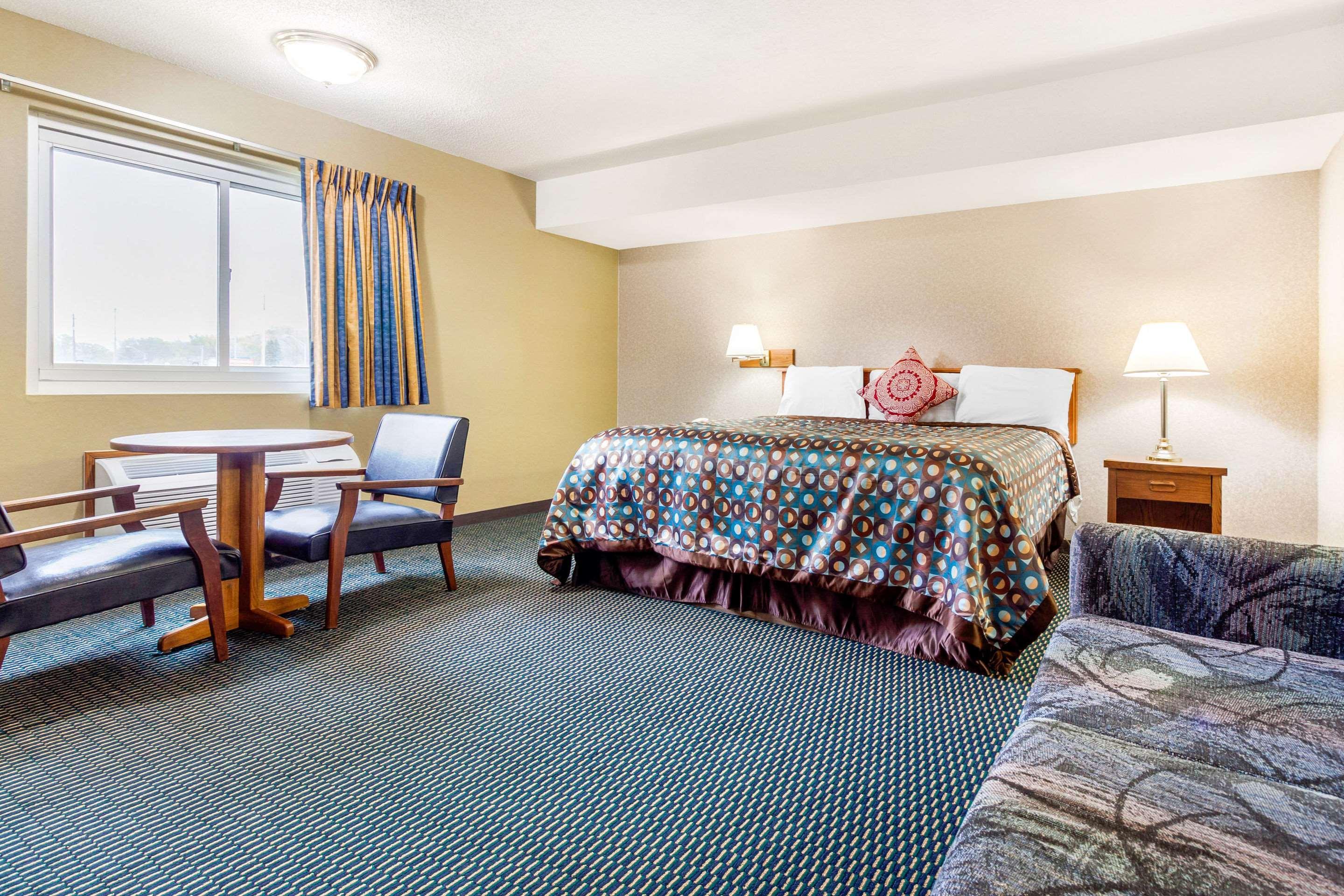 Rodeway Inn Blair Bagian luar foto