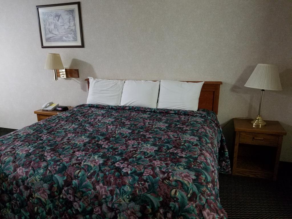 Rodeway Inn Blair Bagian luar foto