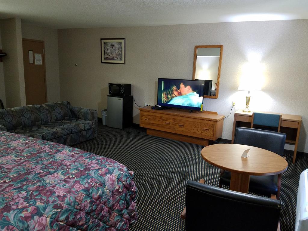 Rodeway Inn Blair Bagian luar foto