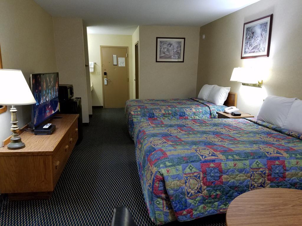 Rodeway Inn Blair Bagian luar foto
