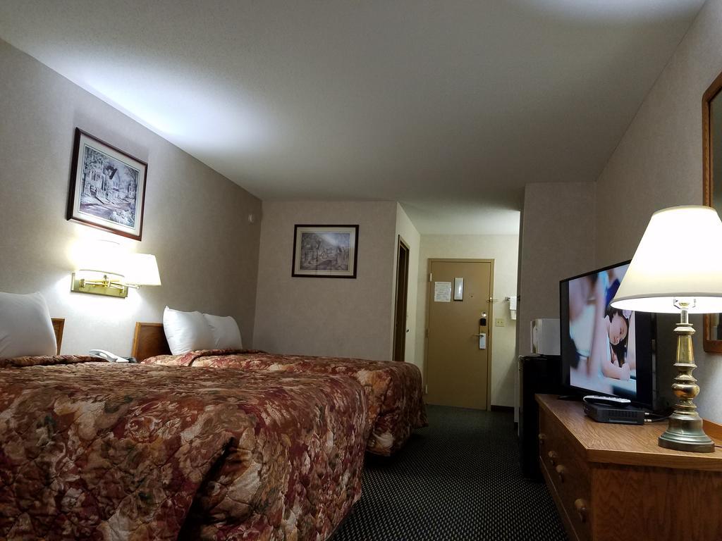Rodeway Inn Blair Bagian luar foto