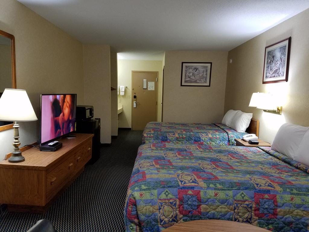 Rodeway Inn Blair Bagian luar foto