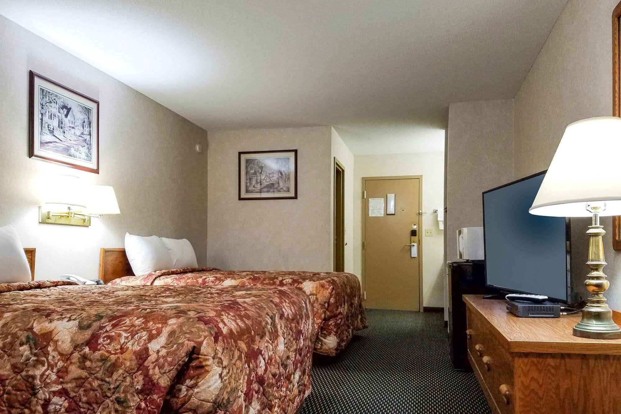 Rodeway Inn Blair Bagian luar foto